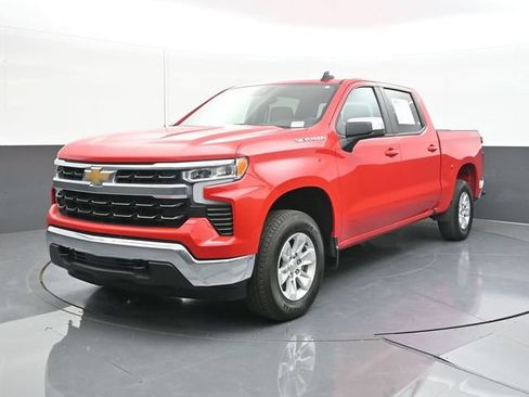 Used 2025 Chevrolet Silverado 1500 LT AWD/4WD image 4