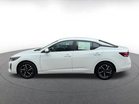 Used 2025 Nissan Sentra SV image 9