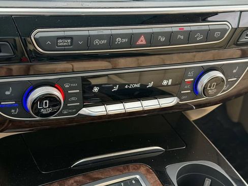 Used 2019 Audi Q7 3.0T Premium Plus w/ Premium Plus Package AWD/4WD image 19