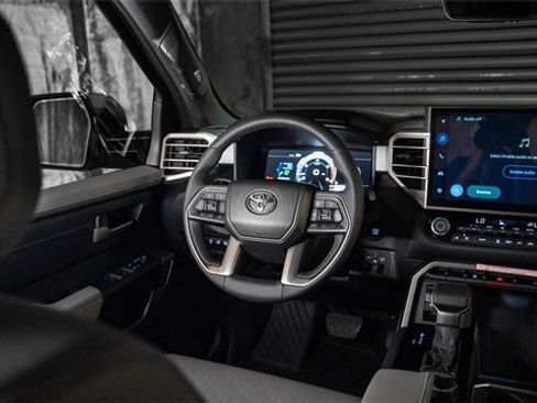 Used 2025 Toyota Tundra Limited image 5