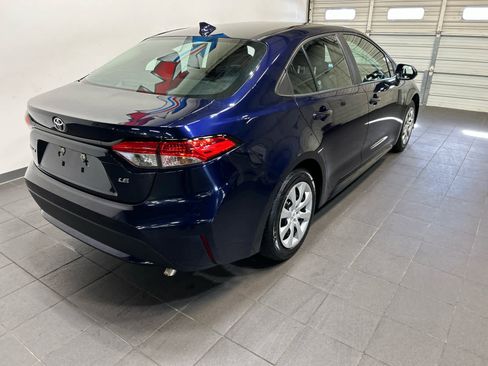Used 2022 Toyota Corolla LE FWD image 3
