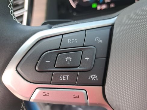 New 2026 Volkswagen Atlas SE image 18