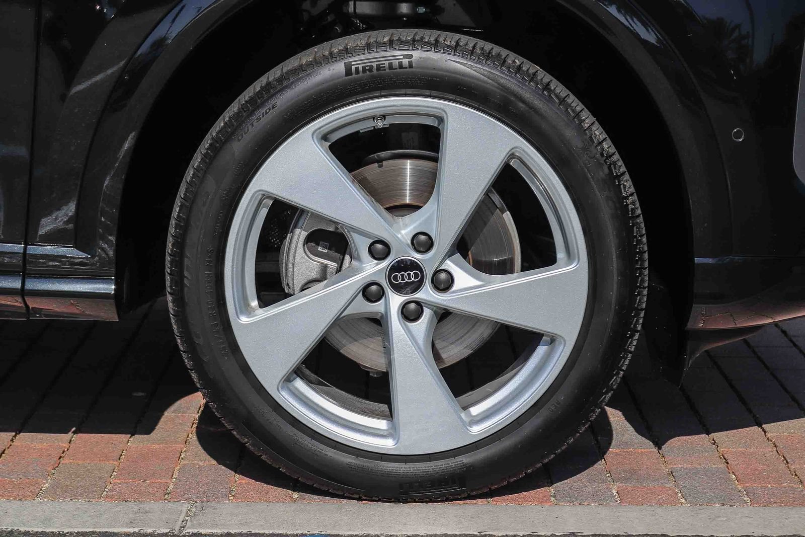 Certified 2025 Audi Q5 Premium Plus w/ Premium Plus AWD/4WD image 11