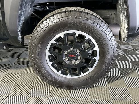 Used 2025 Toyota Tacoma TRD Off-Road w/ TRD Off Road Upgrade Package AWD/4WD image 29