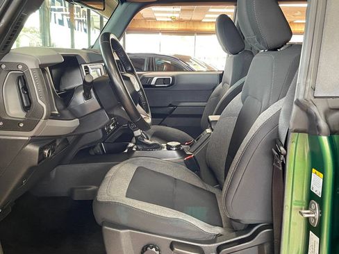 Used 2023 Ford Bronco Big Bend w/ Sasquatch Package AWD/4WD image 14