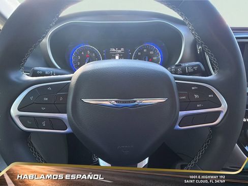 Used 2022 Chrysler Voyager LX image 18