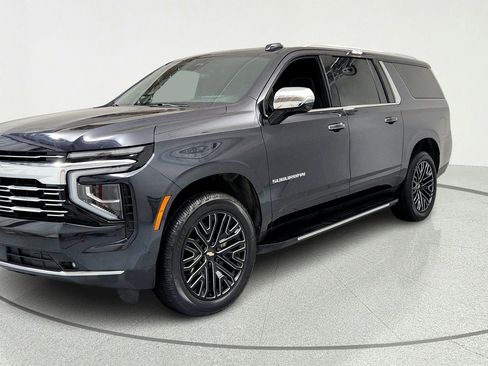 Certified 2025 Chevrolet Suburban Premier AWD/4WD image 1