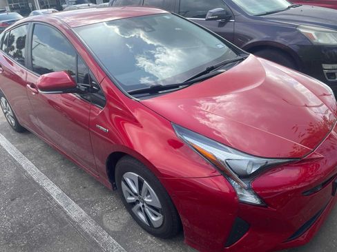 Used 2017 Toyota Prius Four FWD image 4