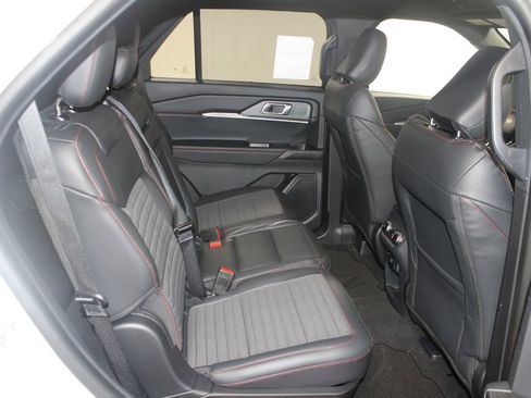 New 2026 Ford Explorer ST-Line w/ Premium Package RWD image 31