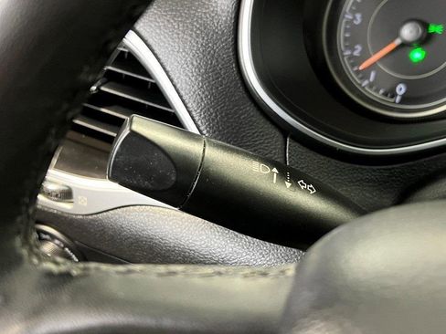 Used 2022 Jeep Cherokee Latitude w/ Sun & Sound Group image 35