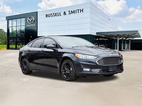 Used 2020 Ford Fusion SE w/ Equipment Group 151A image 1