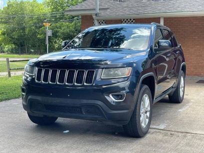 Used 2014 Jeep Grand Cherokee Laredo w/ 18" Wheel & 8.4" Radio Group