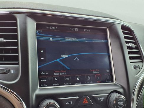 Used 2018 Jeep Grand Cherokee Limited image 19