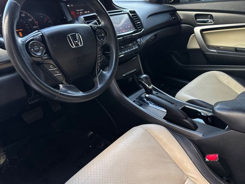Used 2016 Honda Accord Touring image 4