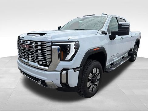 New 2026 GMC Sierra 2500 Denali w/ Denali Reserve Package AWD/4WD image 3