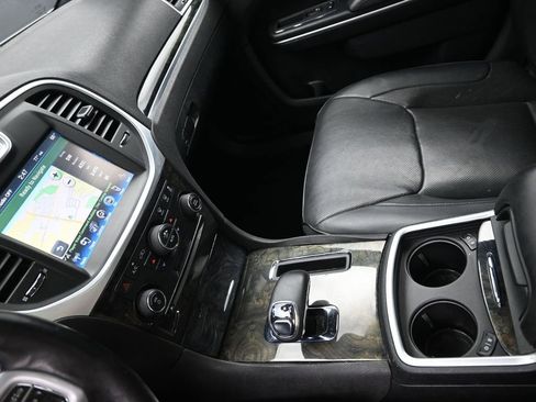 Used 2014 Chrysler 300 C w/ Light Group image 20