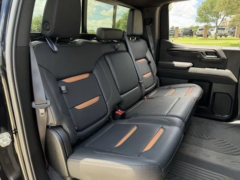 Used 2023 GMC Sierra 1500 AT4 w/ AT4 Premium Package AWD/4WD image 32
