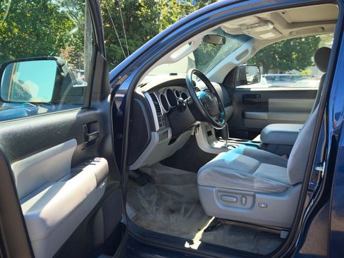 Used 2010 Toyota Sequoia SR5 AWD/4WD image 10