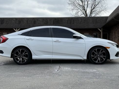 Used 2019 Honda Civic Sport image 9