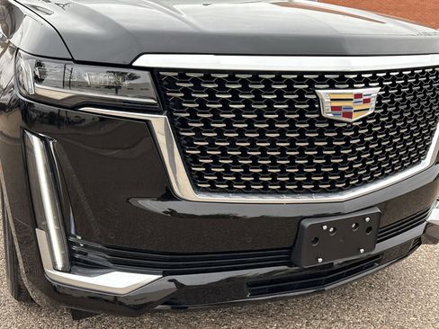Used 2024 Cadillac Escalade Premium Luxury w/ Performance Package AWD/4WD image 10