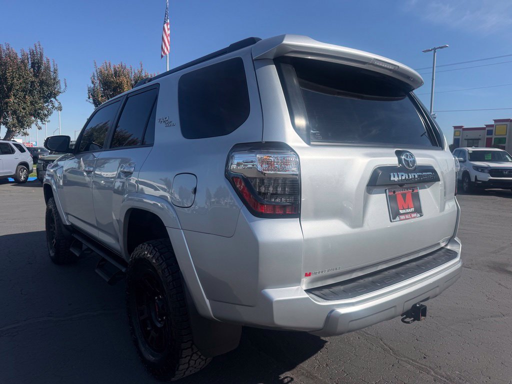 Used 2021 Toyota 4Runner TRD Off-Road Premium w/ Moonroof Package AWD/4WD image 4