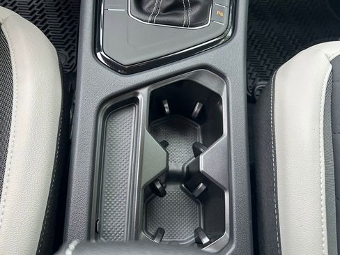 New 2026 Volkswagen Taos SE FWD image 44