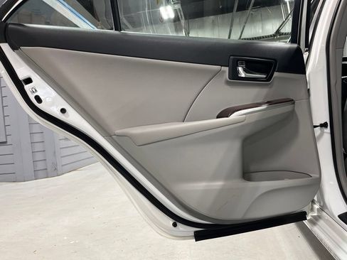 Used 2012 Toyota Camry XLE FWD image 29