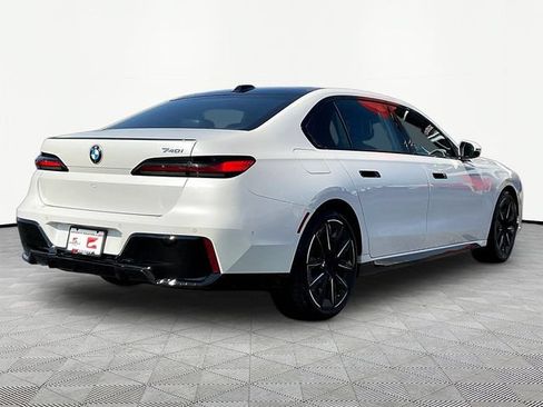 Used 2023 BMW 740i w/ Parking Assistance Package RWD image 7