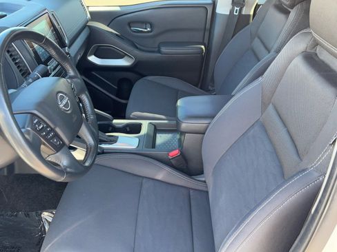 Used 2022 Nissan Frontier SV w/ Technology Package image 17