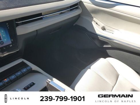 New 2025 Lincoln Navigator L Reserve image 31