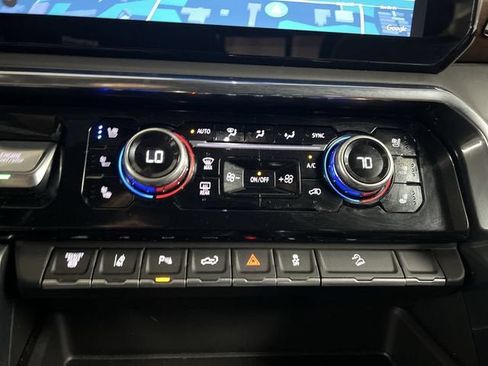 Certified 2025 GMC Sierra 3500 Denali Ultimate AWD/4WD image 18