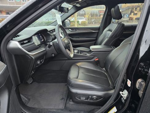 Used 2024 Jeep Grand Cherokee L Limited w/ Luxury Tech Group II image 22