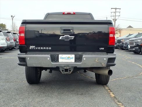 Used 2016 Chevrolet Silverado 2500 LTZ w/ LTZ Plus Package image 5