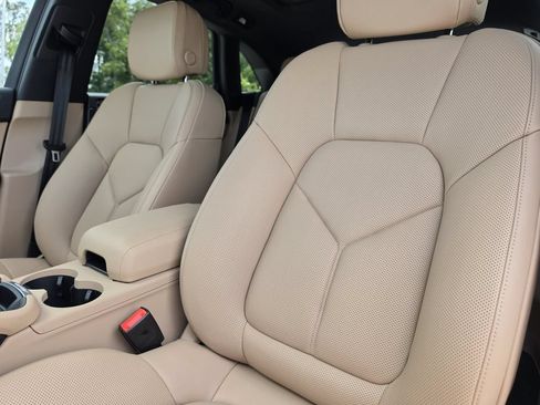 New 2026 Porsche Macan AWD/4WD image 5