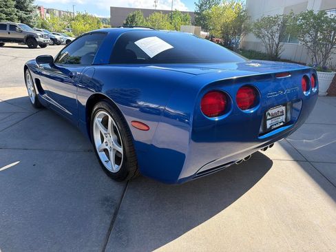 Used 2003 Chevrolet Corvette Coupe w/ Preferred Equipment Group RWD image 11