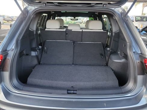Used 2021 Volkswagen Tiguan SE R-Line image 28