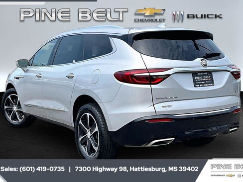 Used 2020 Buick Enclave Essence w/ Sport Touring Edition FWD image 2