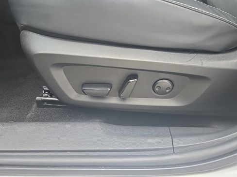 Used 2025 Mitsubishi Outlander SE FWD image 13