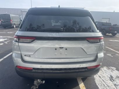 Used 2024 Jeep Grand Cherokee Altitude