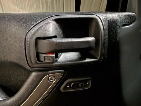 Used 2015 Jeep Wrangler Unlimited Sport w/ Quick Order Package 24S AWD/4WD image 13