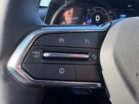 New 2026 Chevrolet Equinox LT w/ Convenience Package II image 11