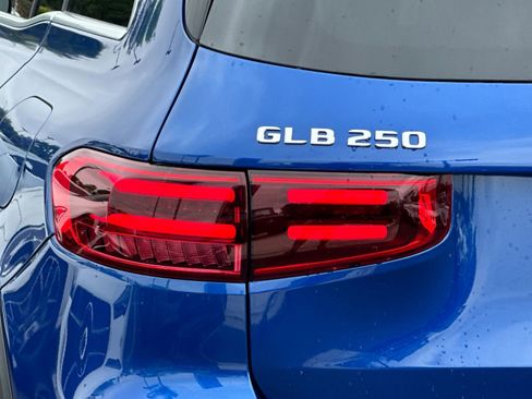 New 2025 Mercedes-Benz GLB 250 4MATIC image 31