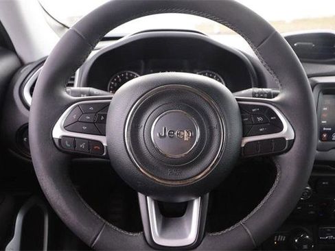 Used 2019 Jeep Renegade Latitude image 10