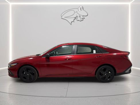 Used 2026 Hyundai Elantra SEL Sport FWD image 2
