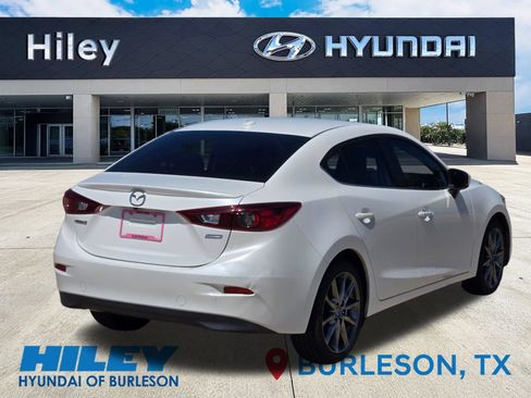 Used 2018 MAZDA MAZDA3 Touring FWD image 4