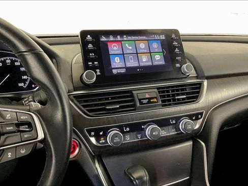 Used 2018 Honda Accord Touring image 9