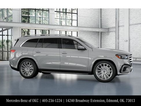 New 2026 Mercedes-Benz GLS 580 4MATIC image 14