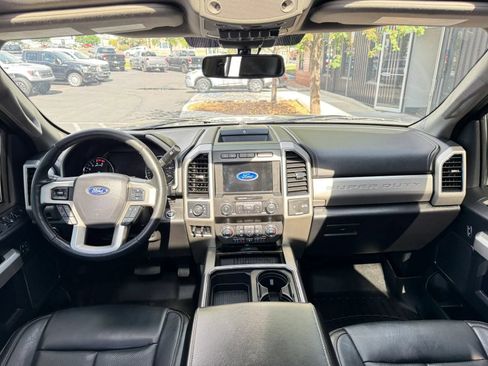 Used 2020 Ford F250 Lariat w/ Lariat Ultimate Package AWD/4WD image 13