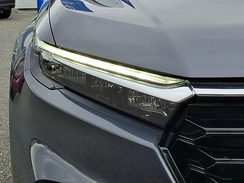 Used 2024 Honda CR-V EX image 10