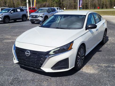 Used 2024 Nissan Altima 2.5 SV image 6